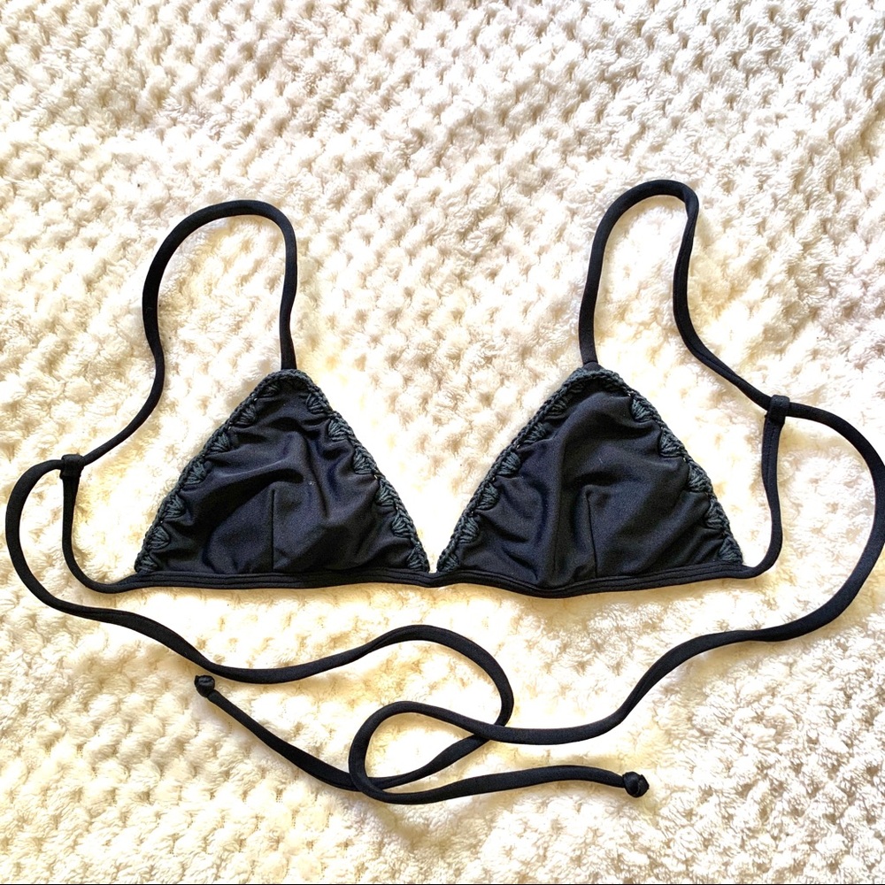 Posh Pua Black Bikinj Top
